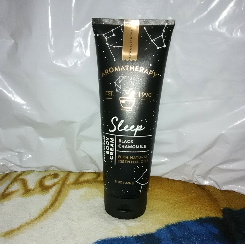 Bath and Body Works Aromatherapy Sleep Black Chamomile Body Cream!